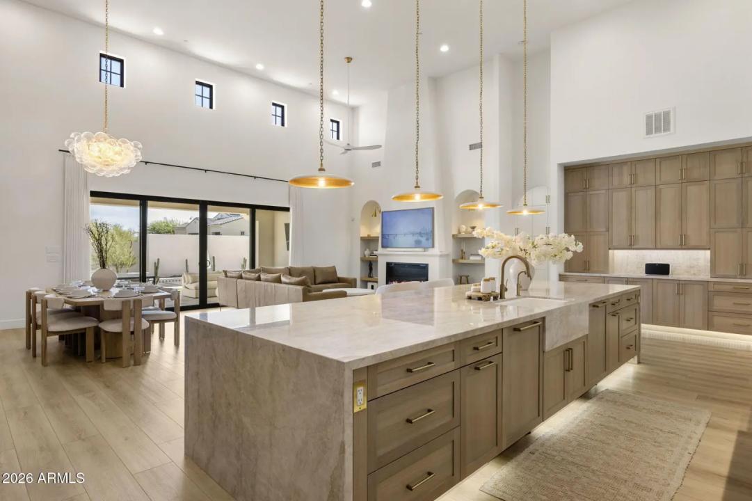 Real Estate Picture 15