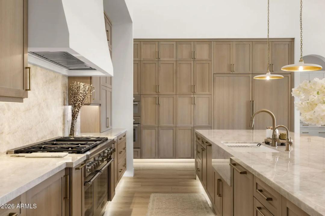 Real Estate Picture 16