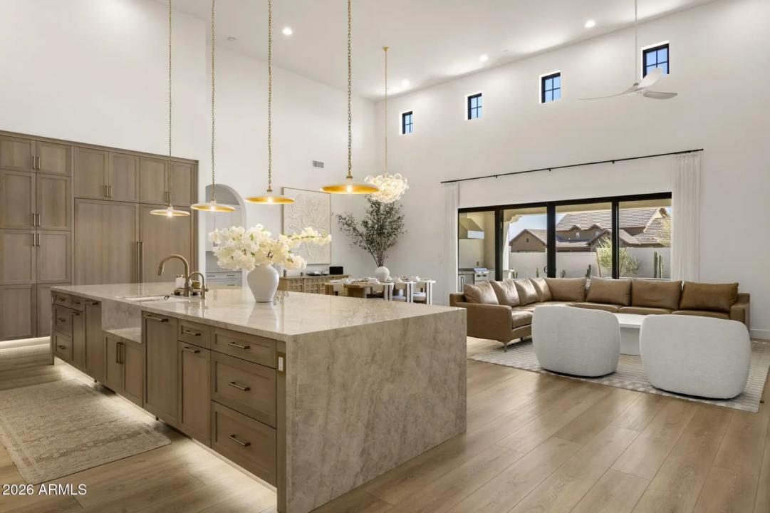 Real Estate Picture 17