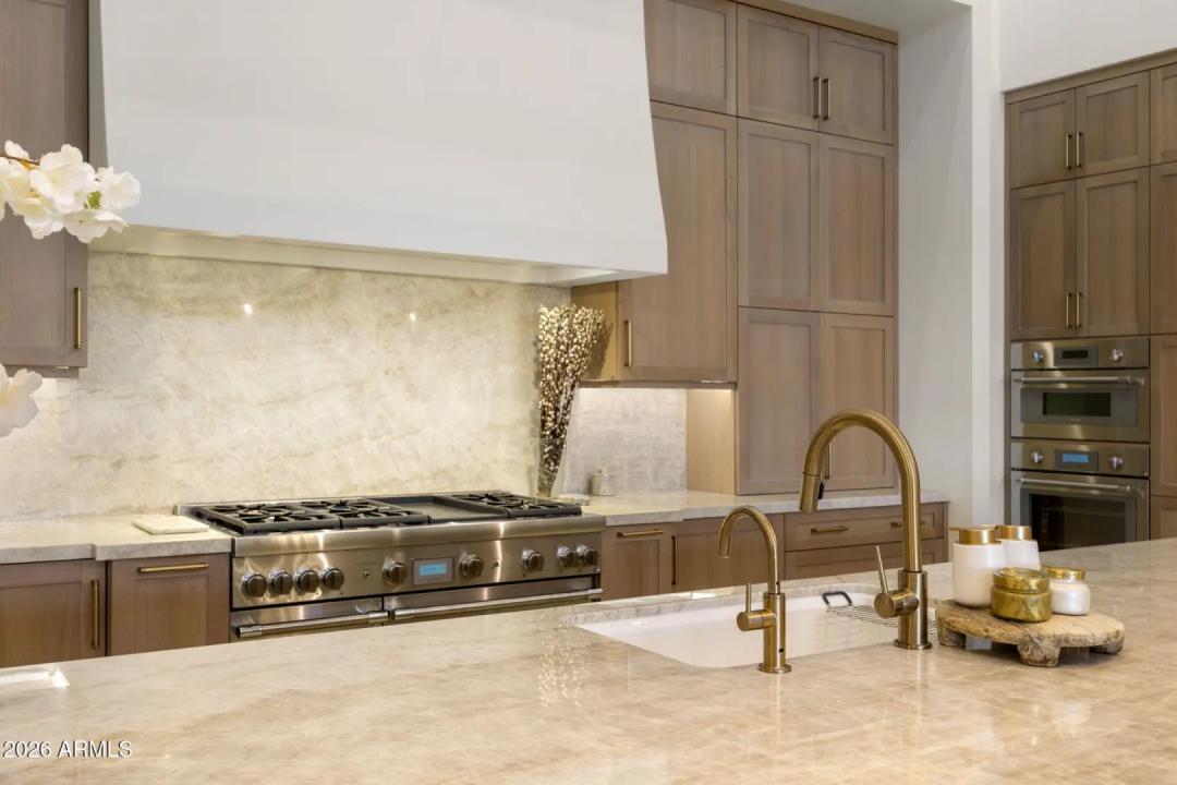 Real Estate Picture 18
