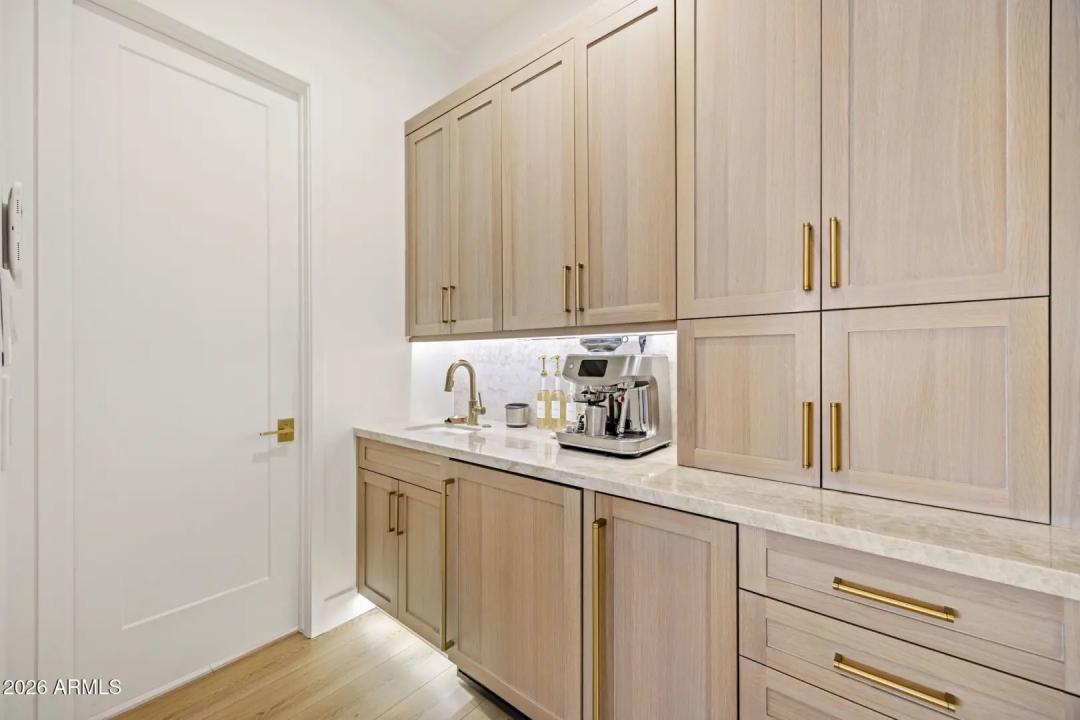 Real Estate Picture 19