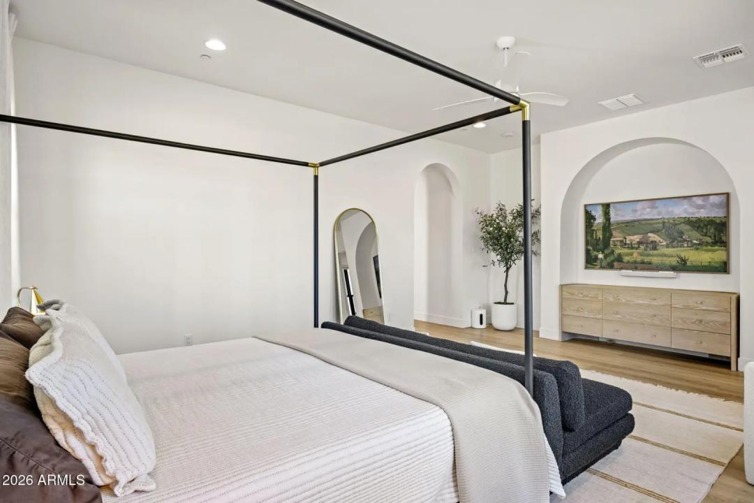 Real Estate Picture 21