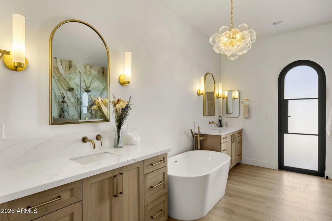 Real Estate Picture 22