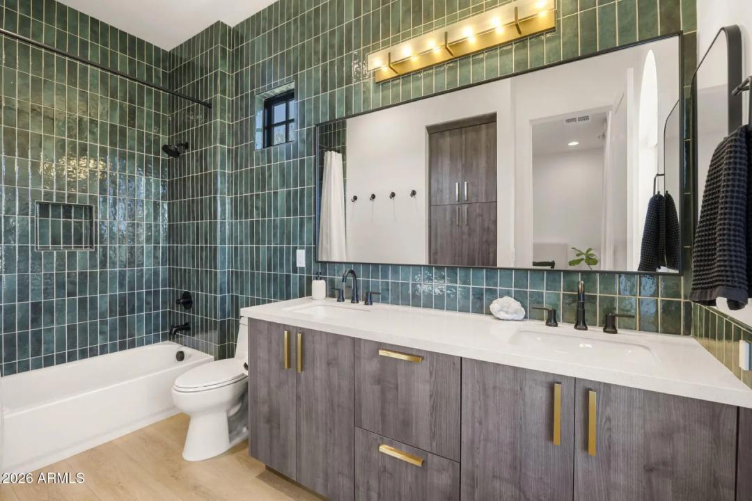 Real Estate Picture 31