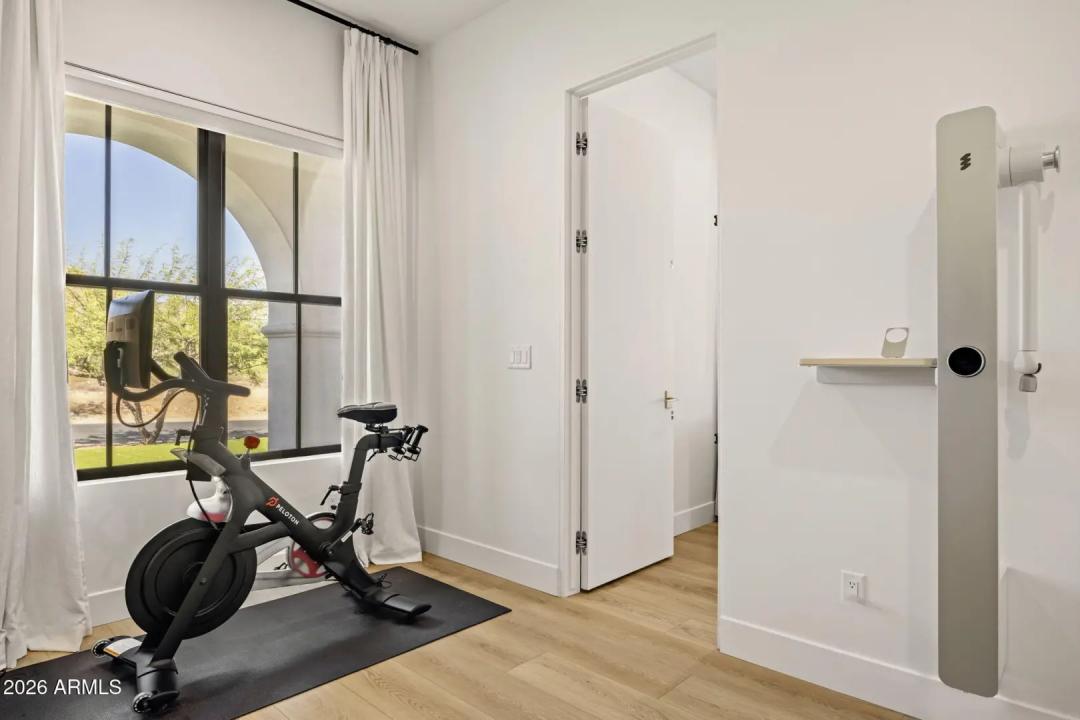Real Estate Picture 24