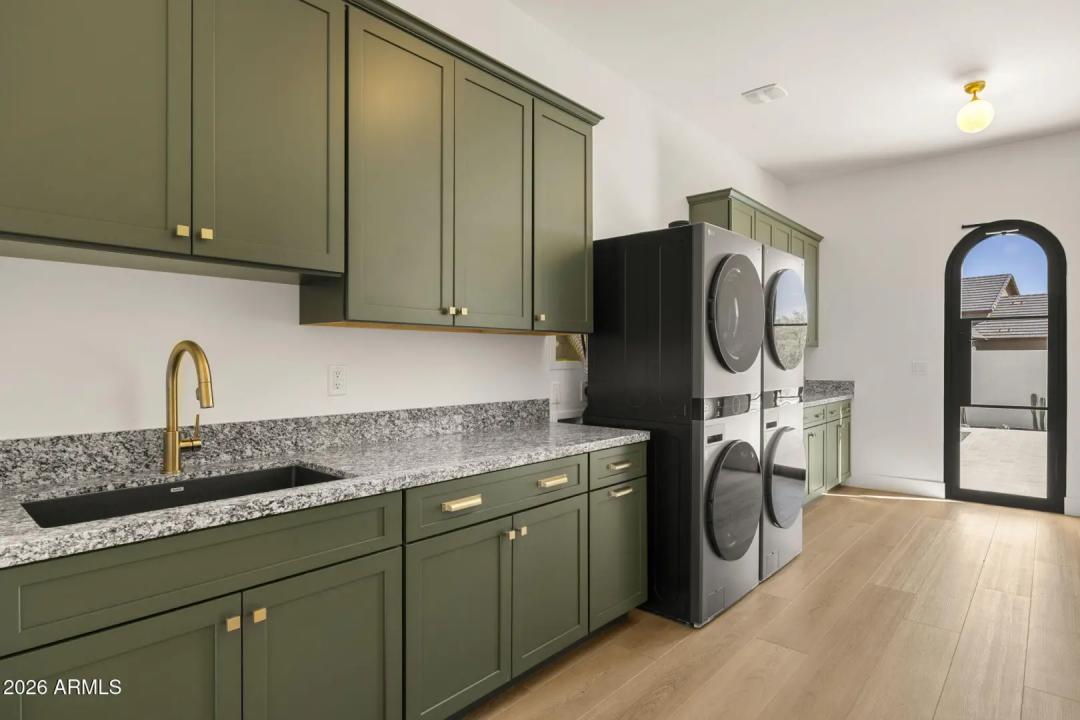 Real Estate Picture 35