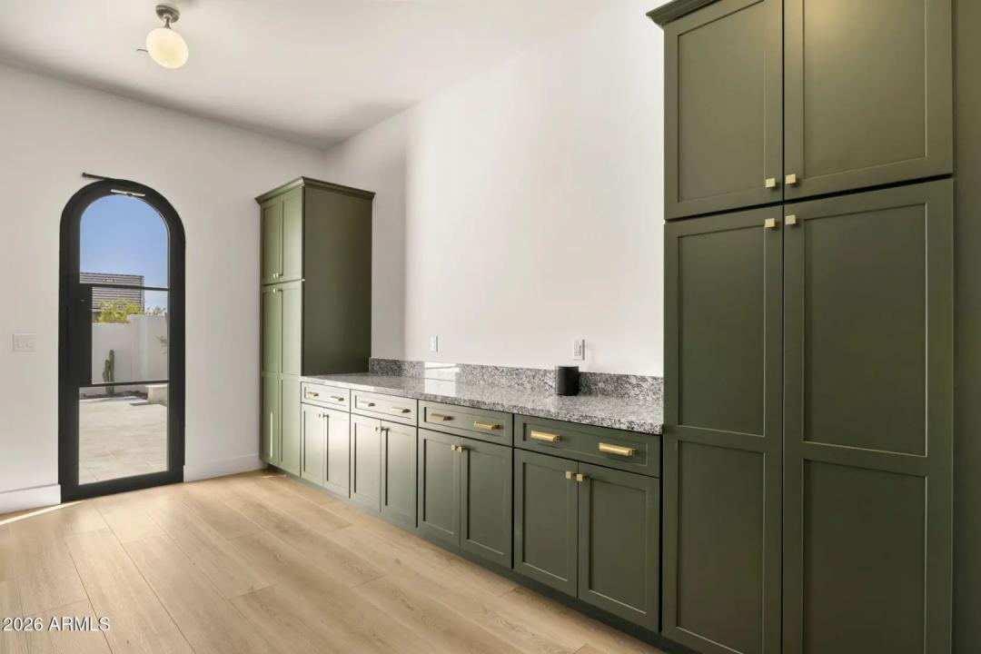 Real Estate Picture 36