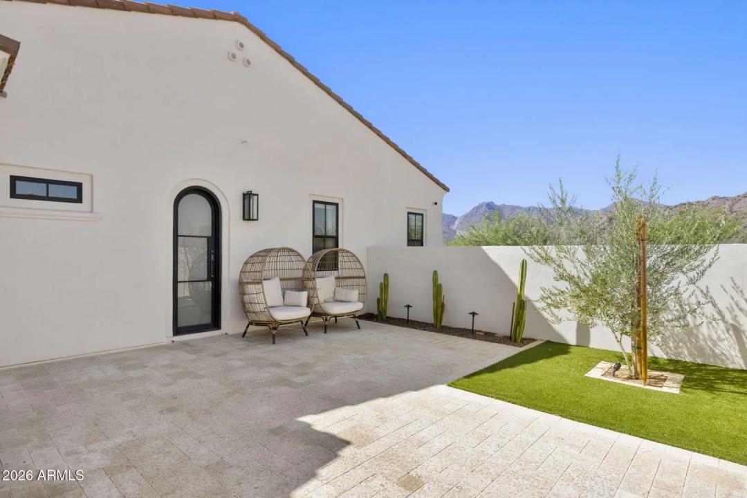 Real Estate Picture 25