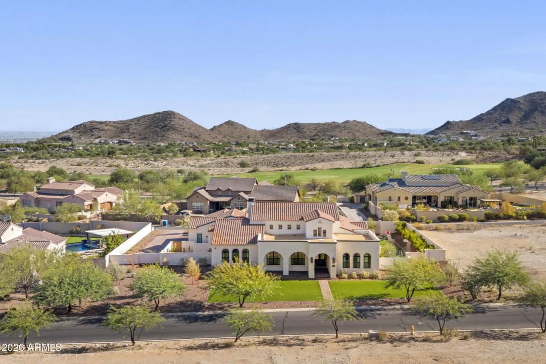 Real Estate Picture 3