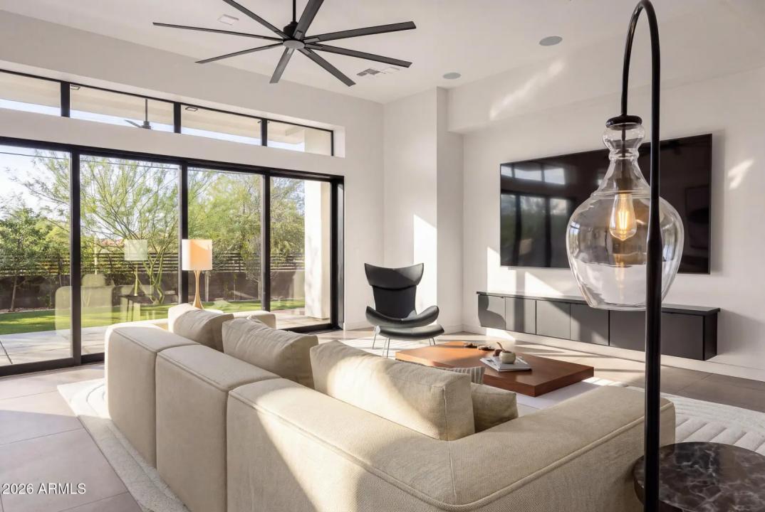 Real Estate Picture 6