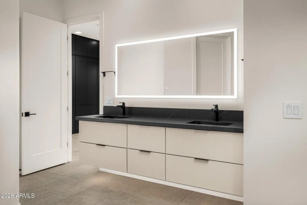 Real Estate Picture 10