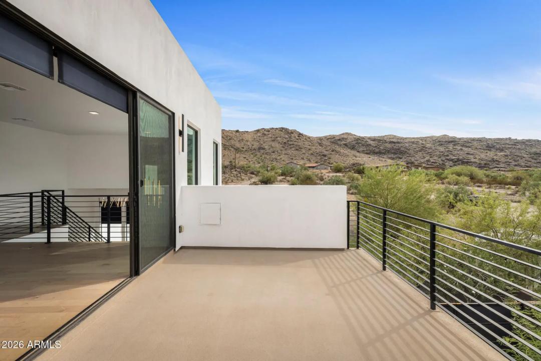 Real Estate Picture 14