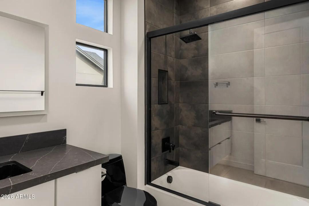 Real Estate Picture 17