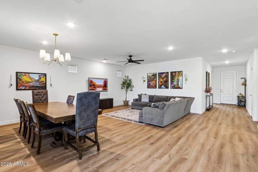 Real Estate Picture 15