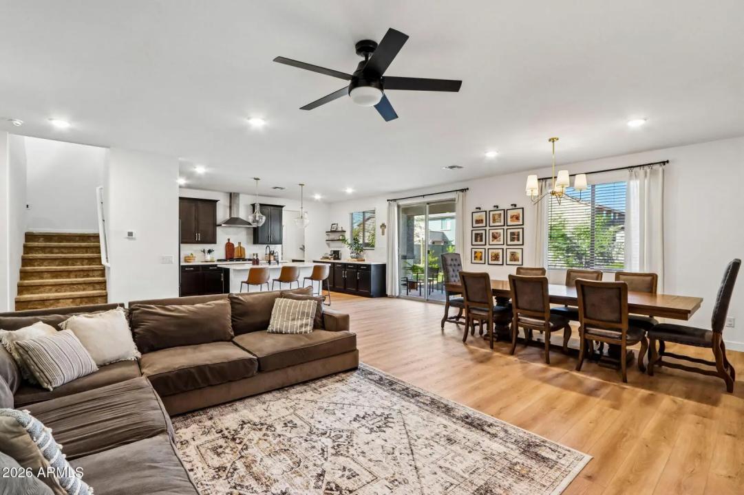Real Estate Picture 11