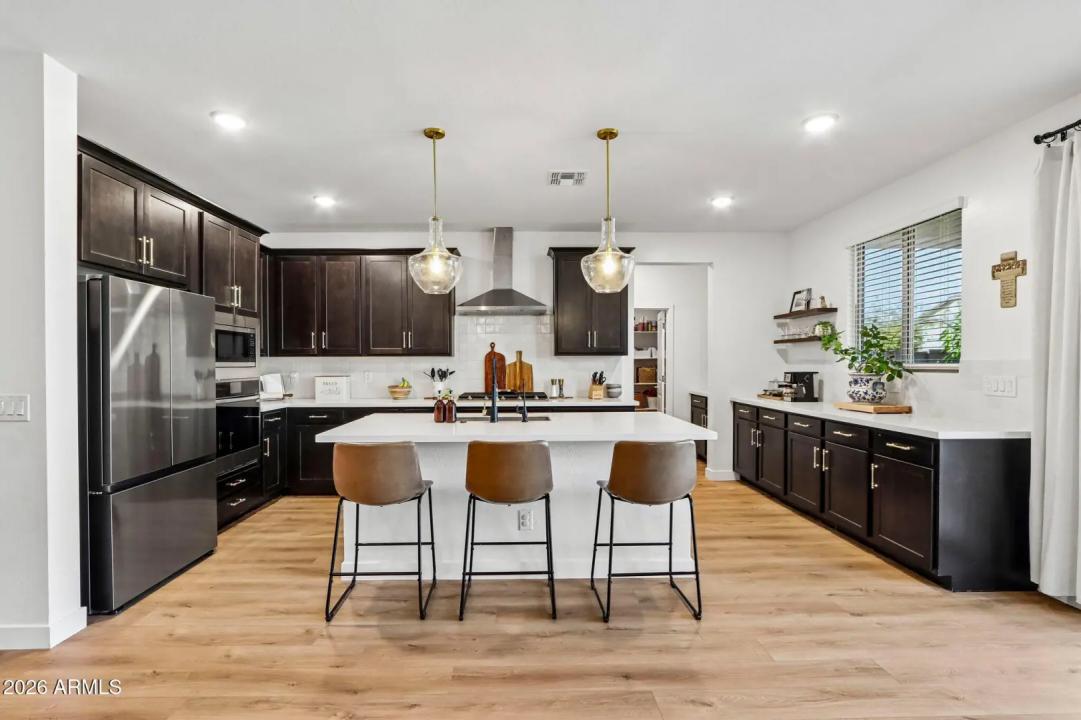 Real Estate Picture 5