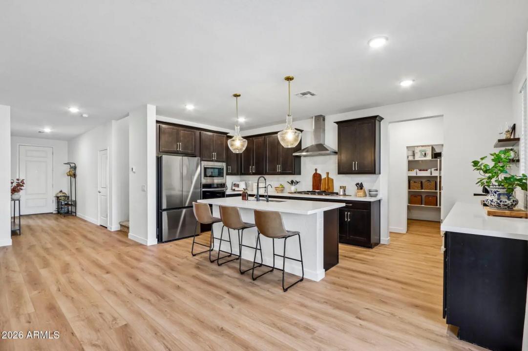 Real Estate Picture 9