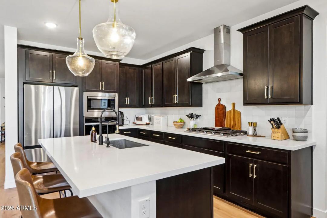 Real Estate Picture 6