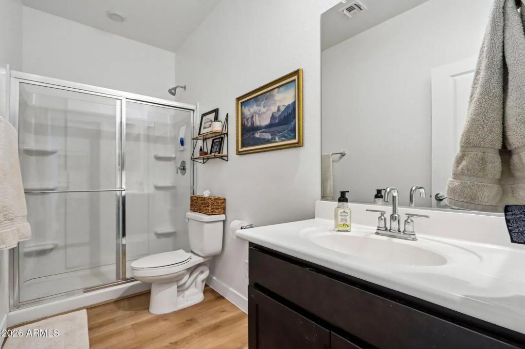 Real Estate Picture 18