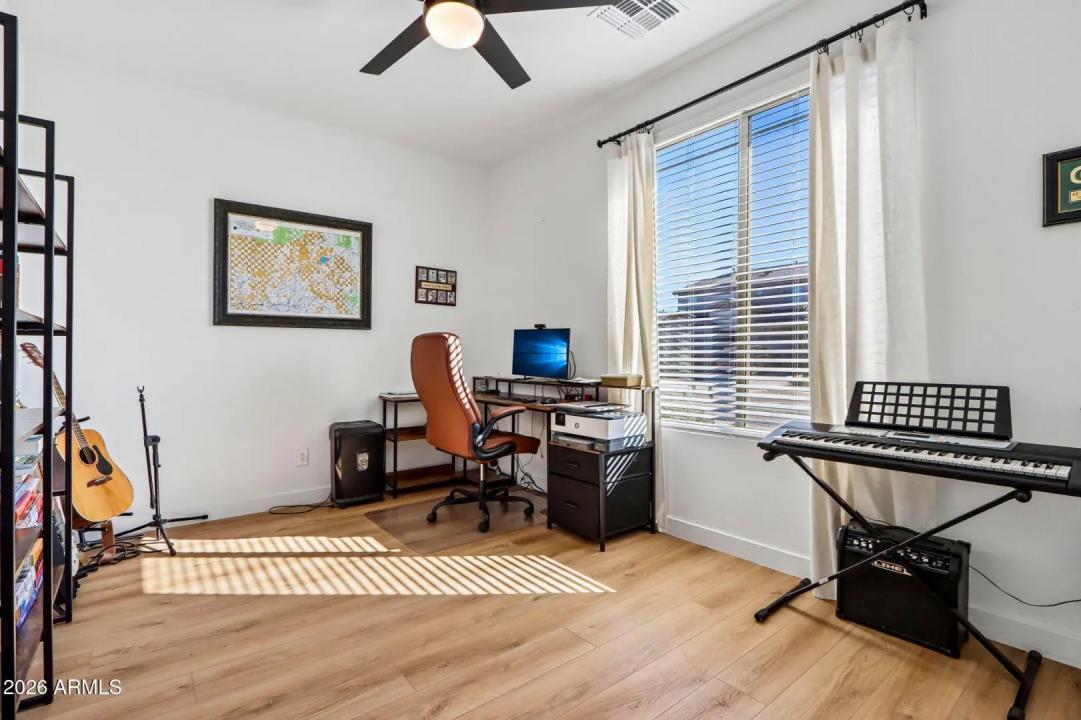 Real Estate Picture 19