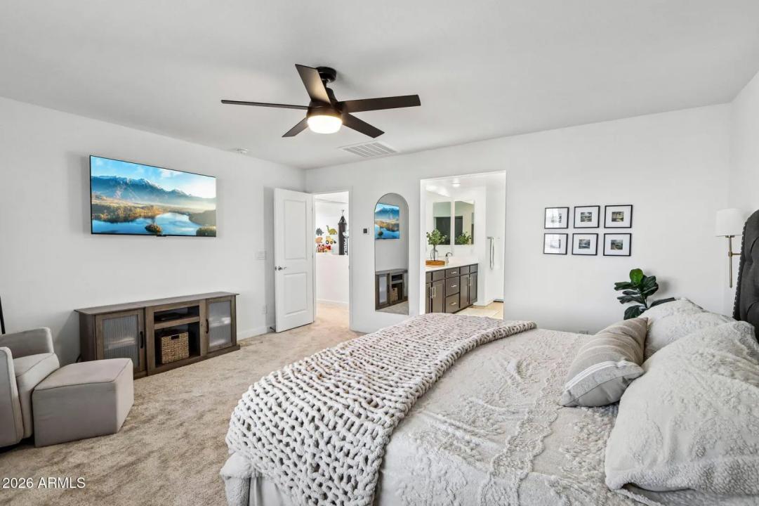 Real Estate Picture 25