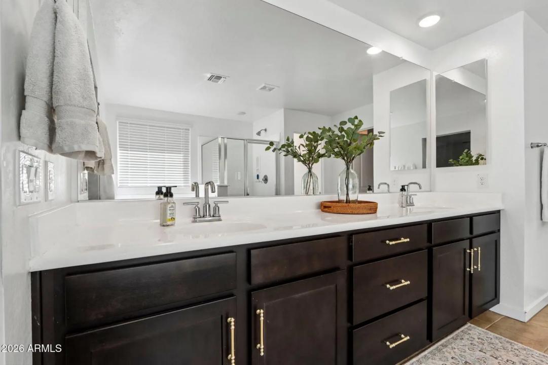 Real Estate Picture 26
