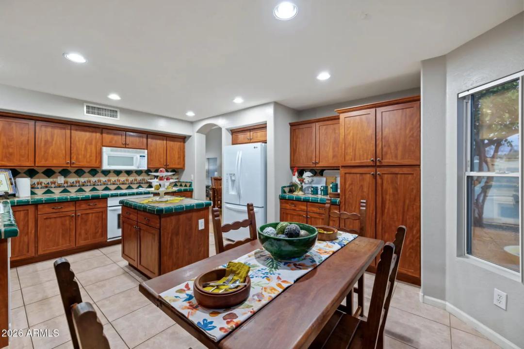 Real Estate Picture 17