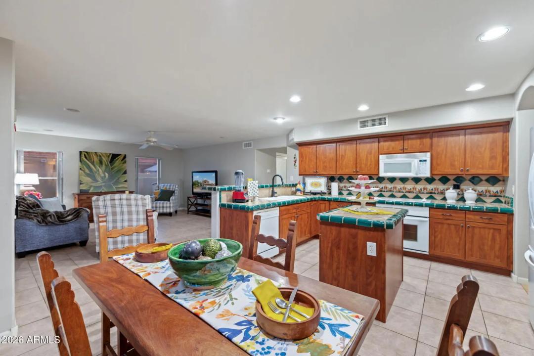 Real Estate Picture 18