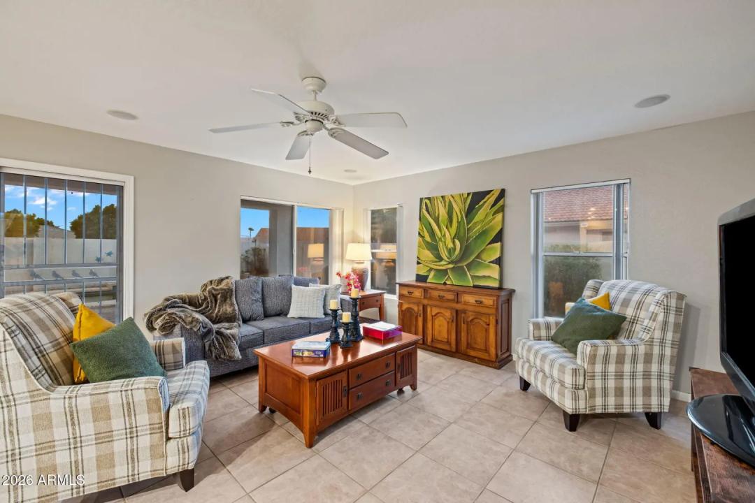Real Estate Picture 12