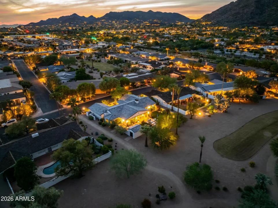 Real Estate Picture 3