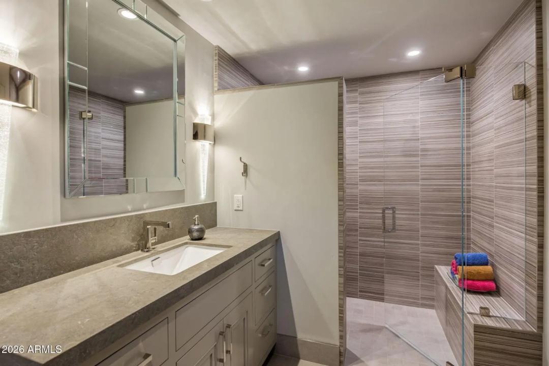 Real Estate Picture 22