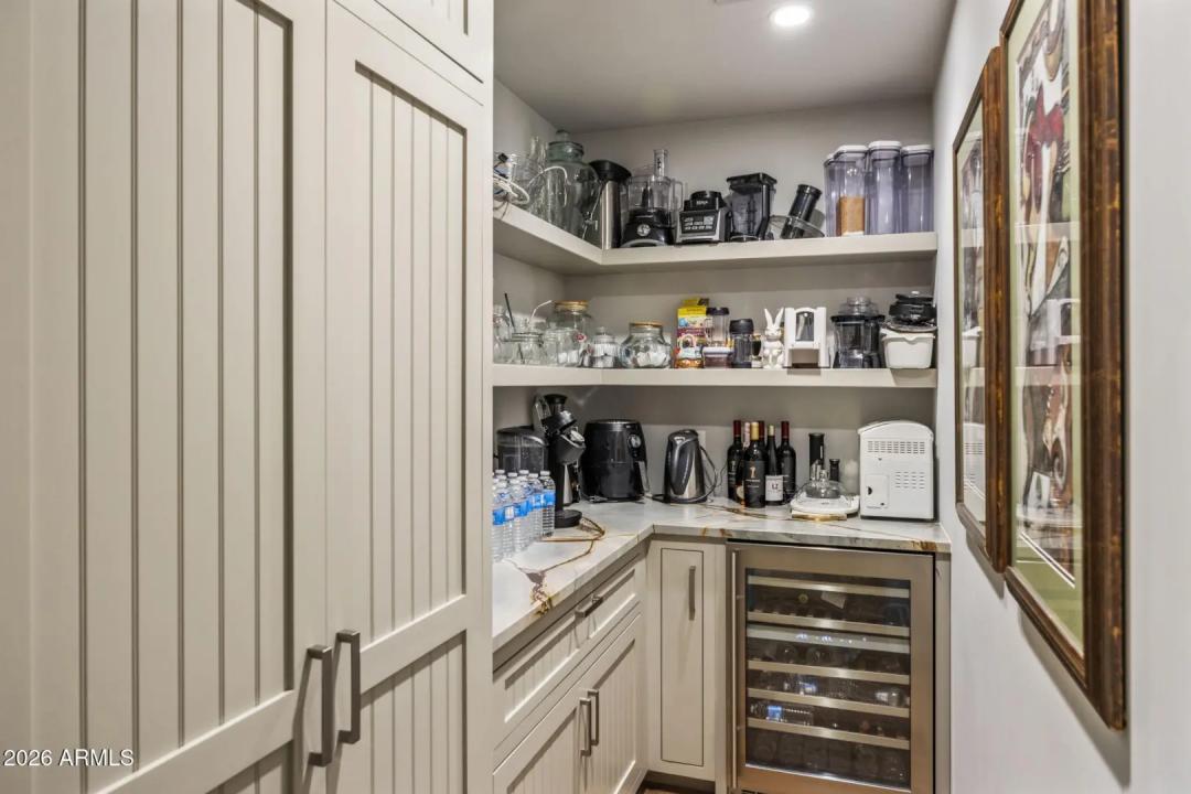Real Estate Picture 7