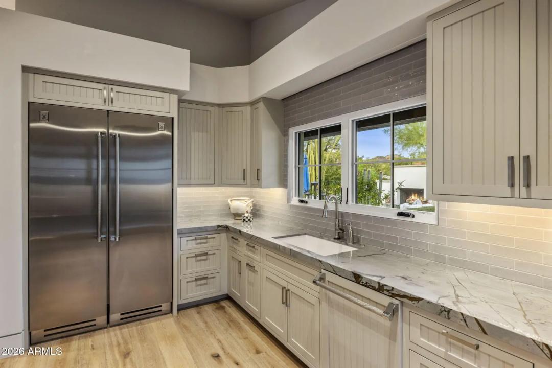 Real Estate Picture 8
