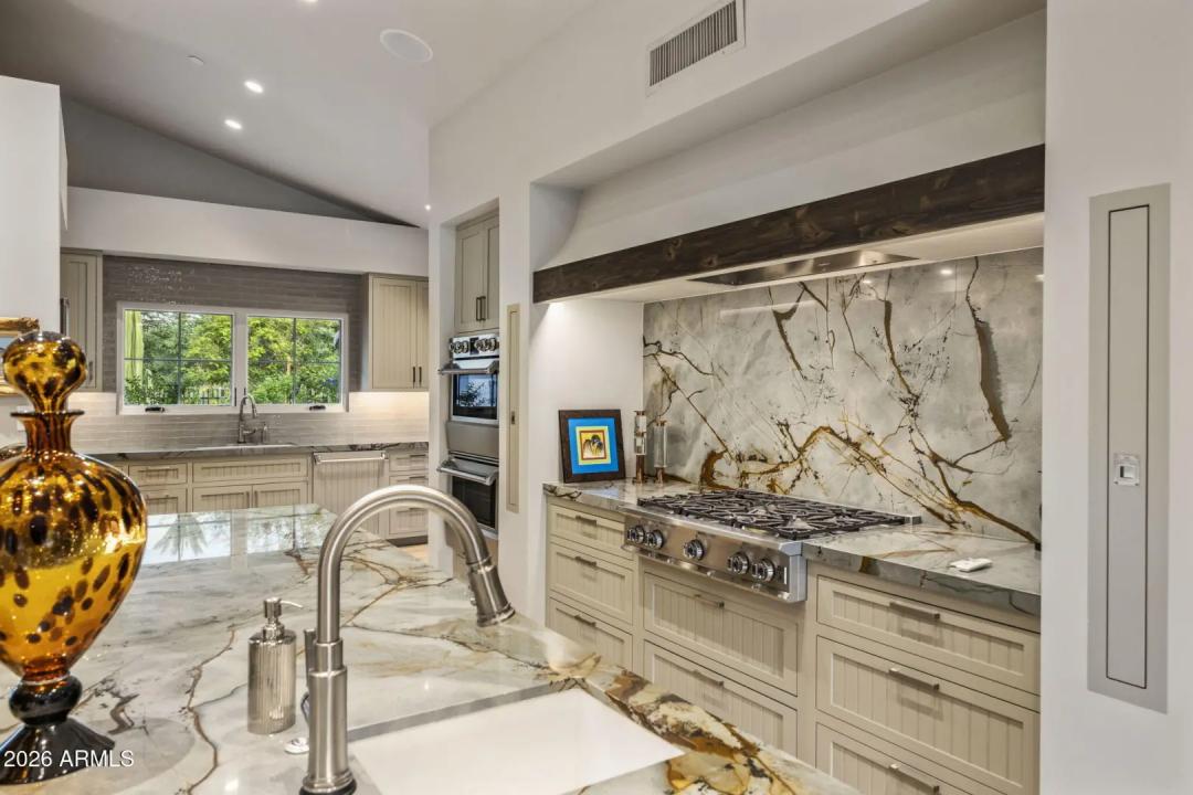 Real Estate Picture 35