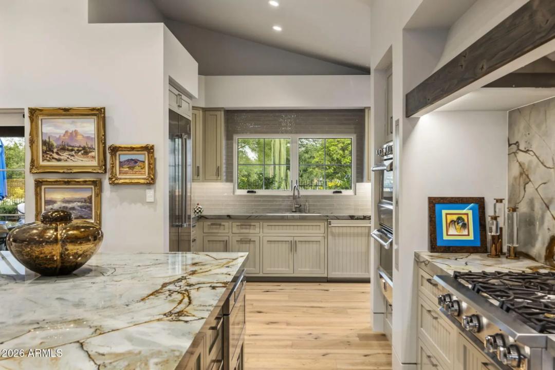 Real Estate Picture 5