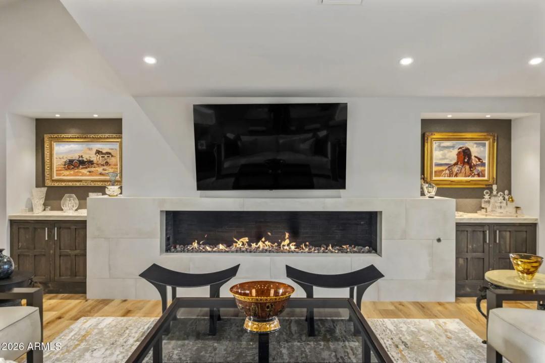 Real Estate Picture 12