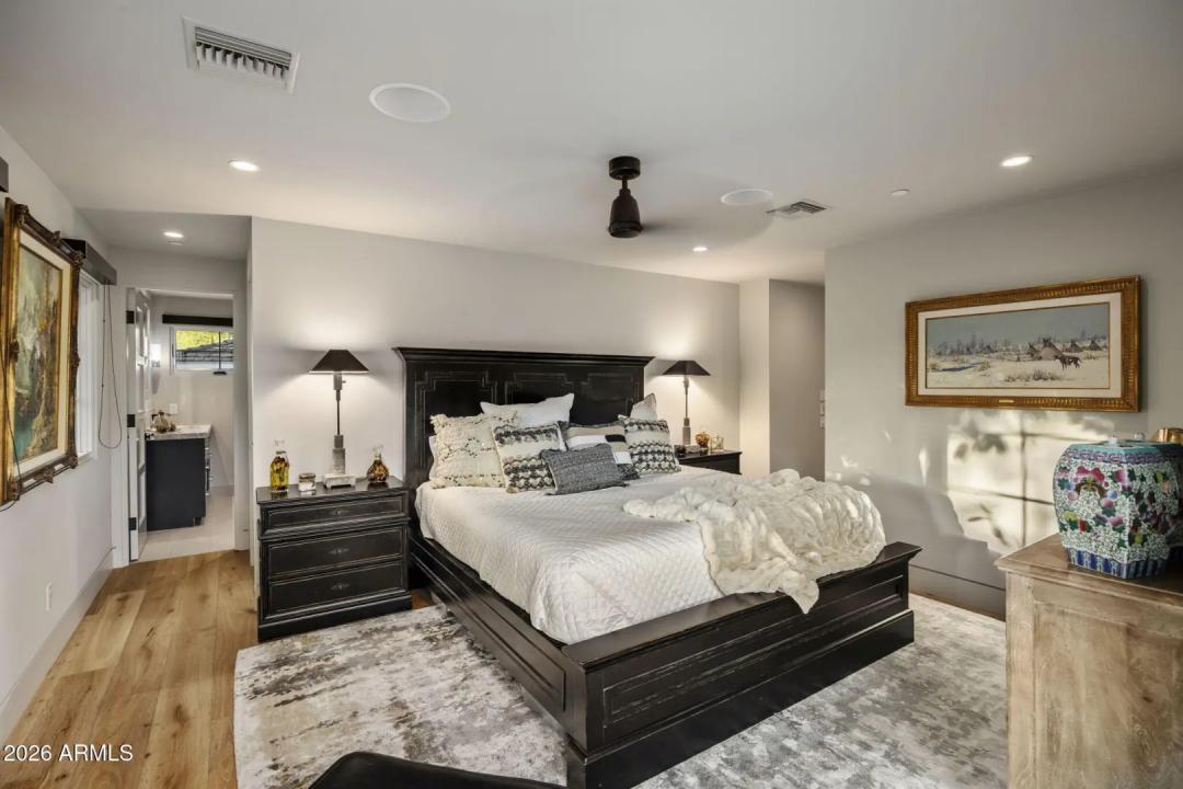 Real Estate Picture 18