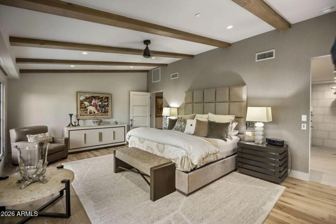 Real Estate Picture 14