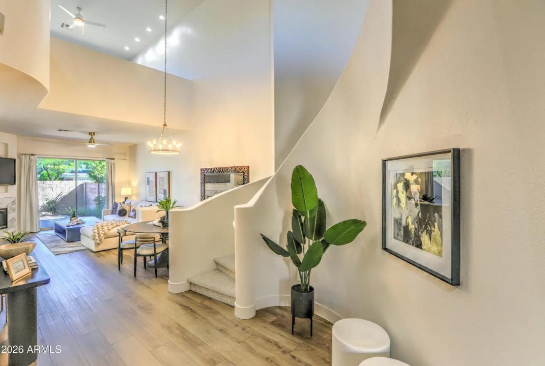 Real Estate Picture 5
