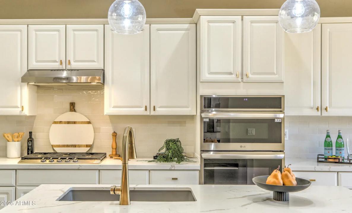 Real Estate Picture 10