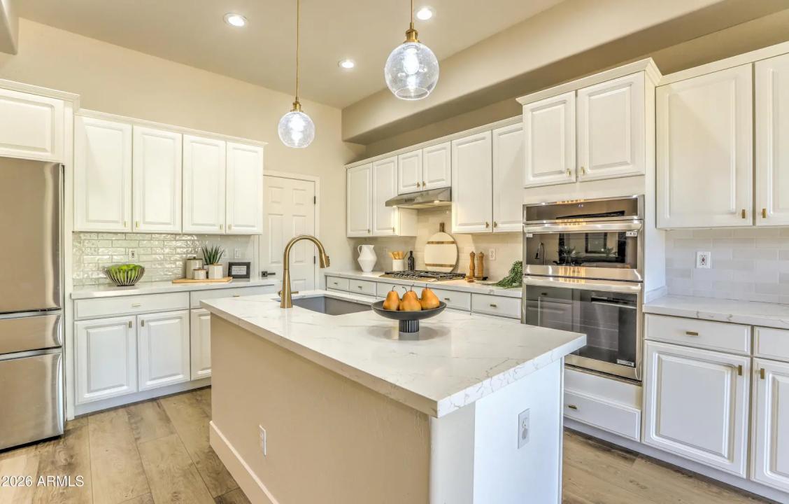 Real Estate Picture 12