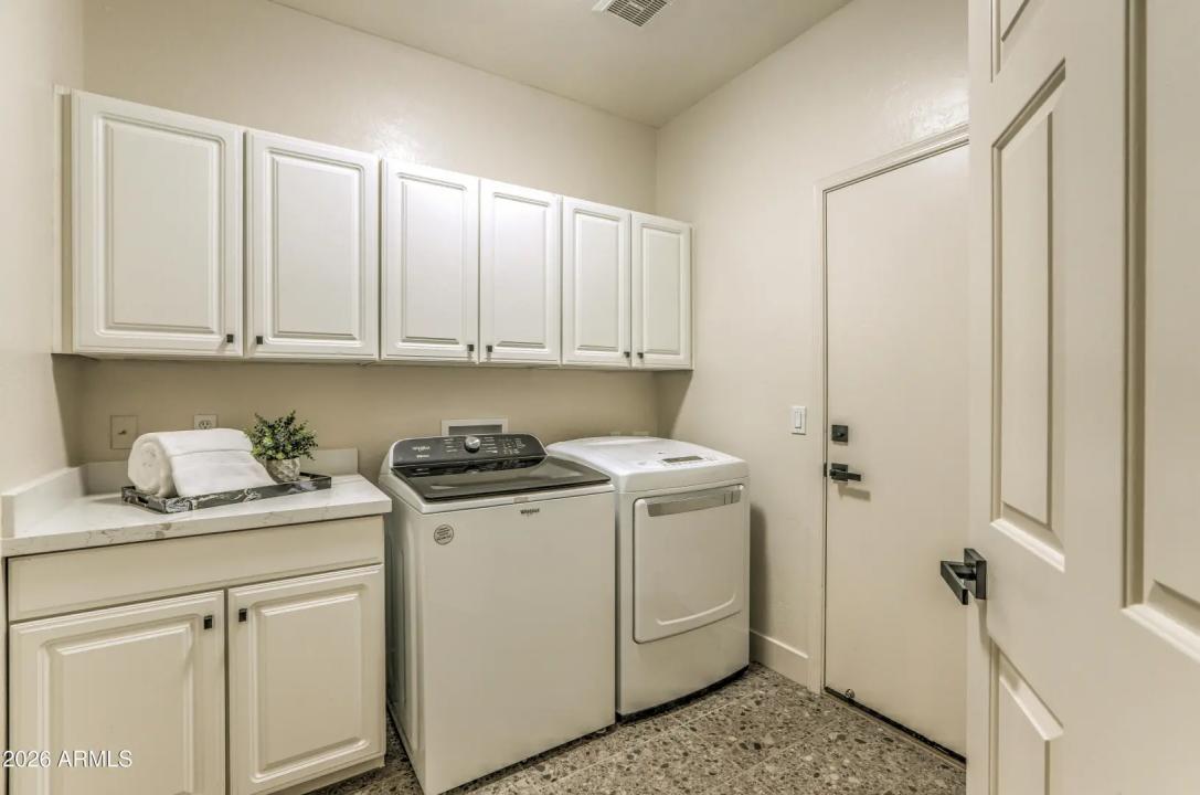 Real Estate Picture 33