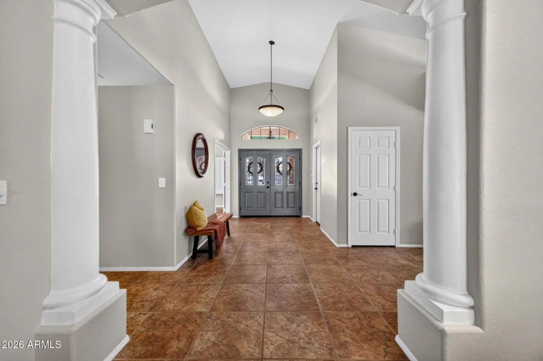 Real Estate Picture 3