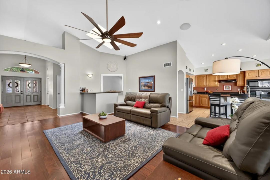 Real Estate Picture 5