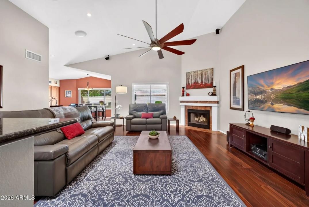 Real Estate Picture 7