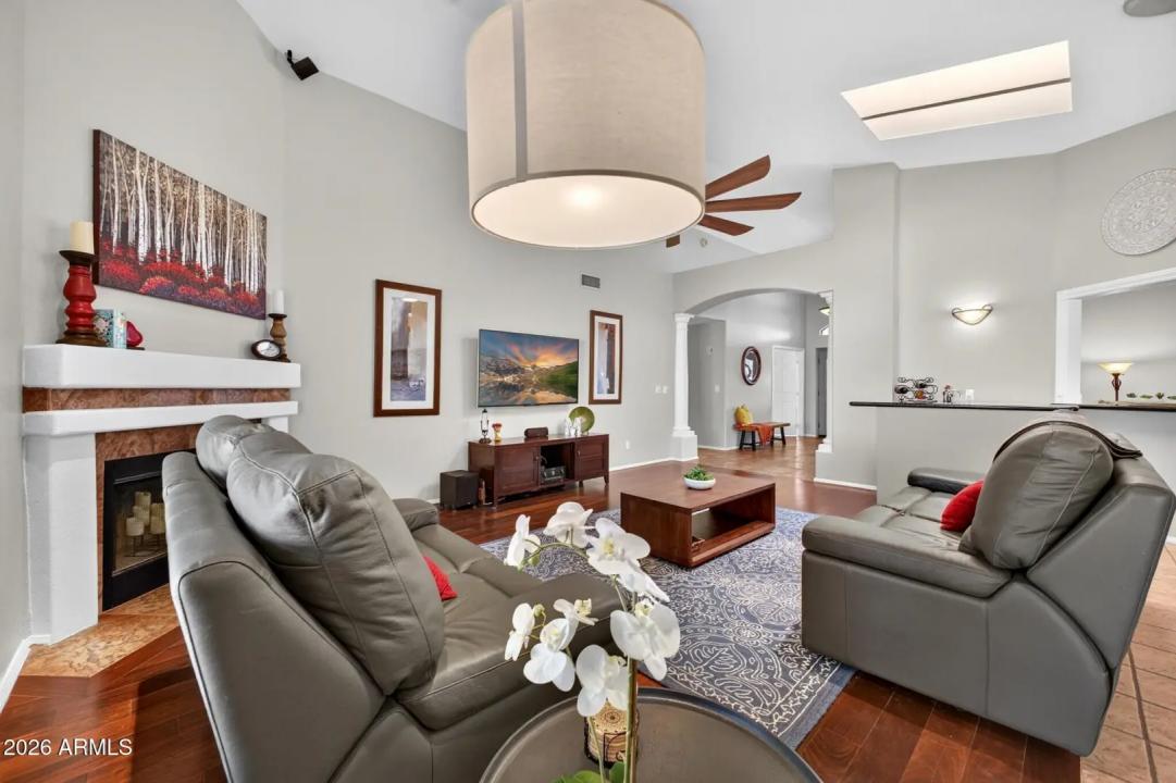 Real Estate Picture 8