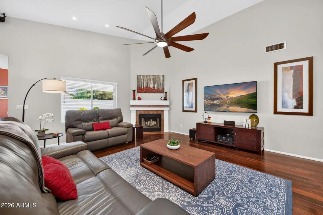 Real Estate Picture 9