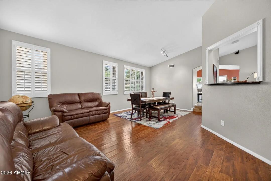 Real Estate Picture 11