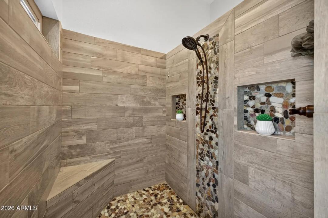 Real Estate Picture 25