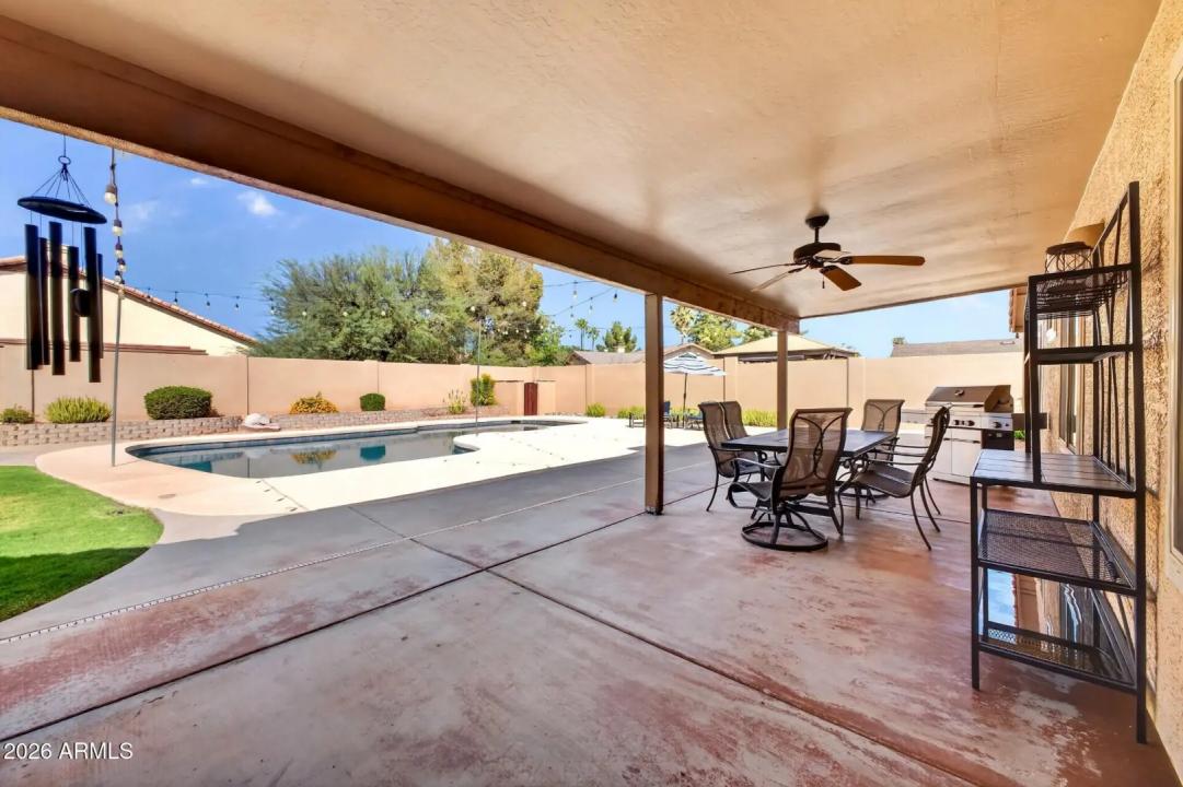 Real Estate Picture 50